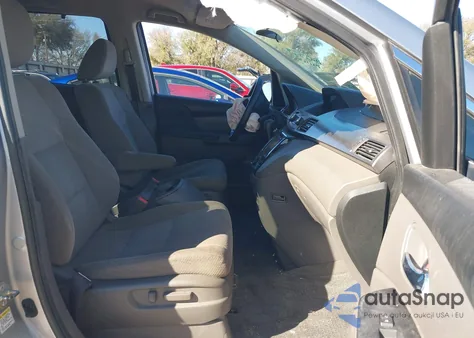 2016 Honda Odyssey Se z USA, uszkodzony, nr VIN 5FNRL5H36GB009954